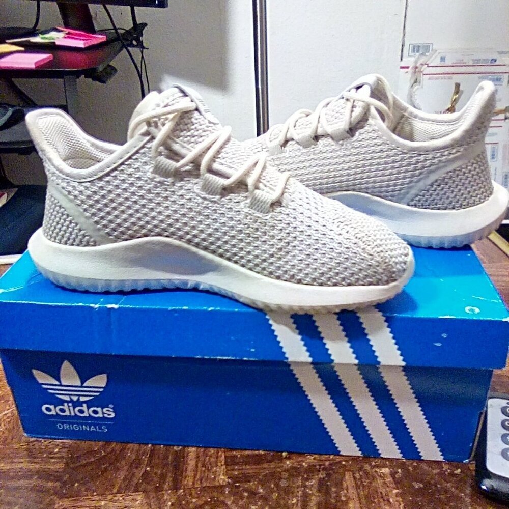 Adidas Tubular Shadow C Orignals Kids Size: 1-Chalk White